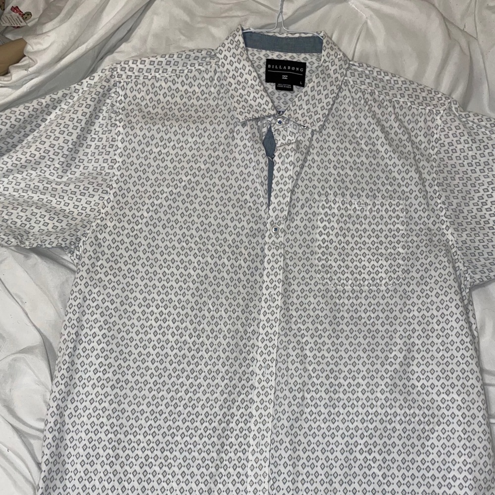 WORN ONCE Billabong short sleeve button down shirt